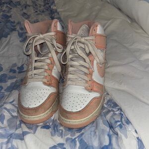 Nike Mid Tops in light pink